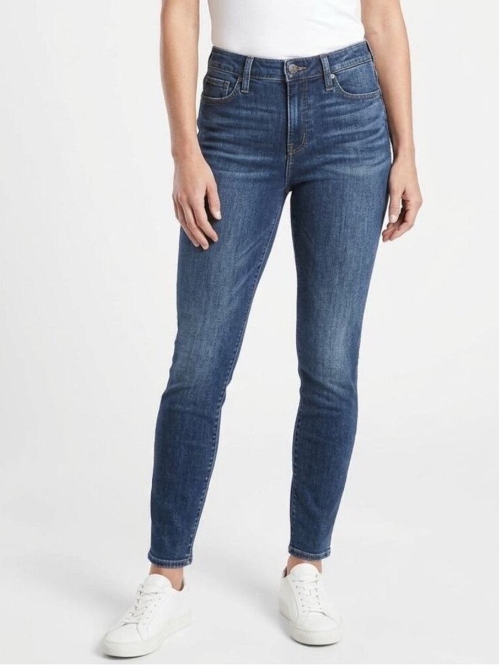 Athleta Sculptek Straight-Leg SkinnyJeans in Mid Blue Wash Size 14 Tall